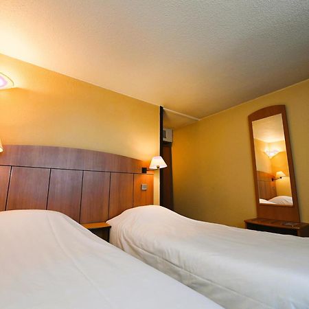 คีเรียด ทาร์เบส โอดอส Hotel Odos ภายนอก รูปภาพ