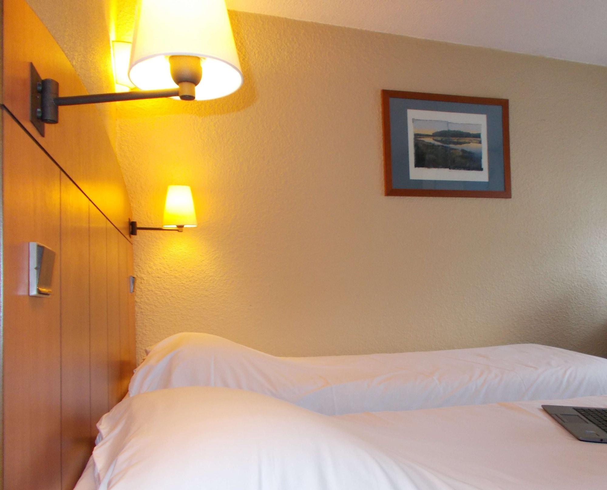 คีเรียด ทาร์เบส โอดอส Hotel Odos ภายนอก รูปภาพ