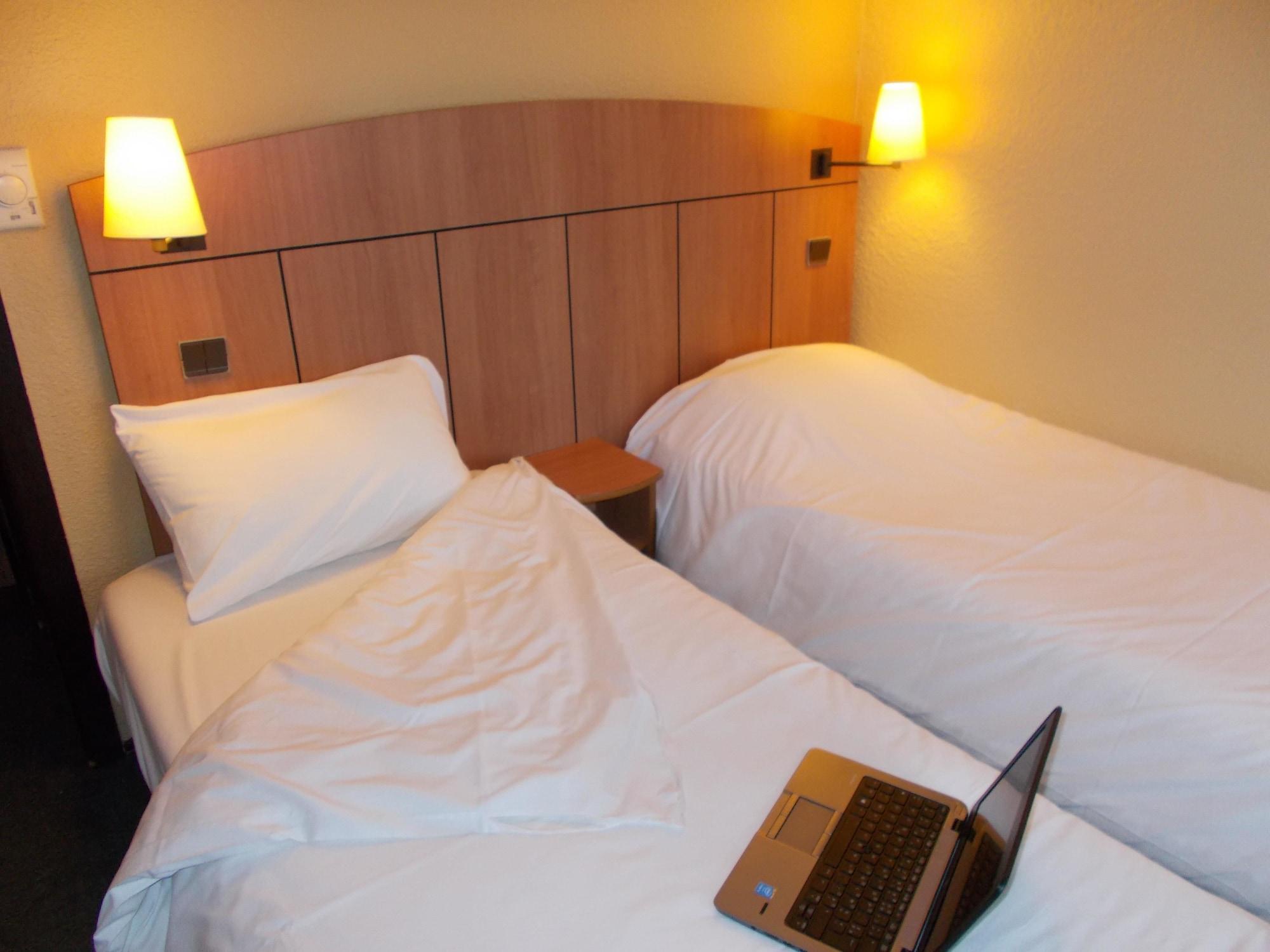 คีเรียด ทาร์เบส โอดอส Hotel Odos ภายนอก รูปภาพ